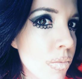 الشفاه المموجة