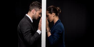 4 نصائح للتغلّب على مشاعر الحزن بعد الانفصال عن شريك الحياة