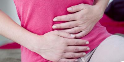 وصفات طبيعية للتخلص من آلام المعدة.. تعرفي عليها