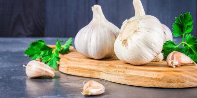 فوائد وأضرار تناول الثوم النيء.. إليك كل ما تريدين معرفته