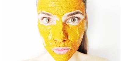 ماسك الكركم لبشرة مثالية خالية من المشاكل