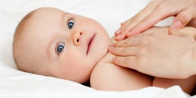 5 نصائح مهمة للمحافظة على بشرة مثالية لطفلك