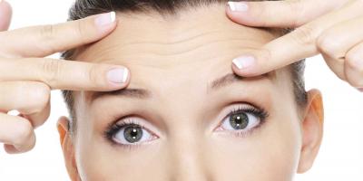 هل لديك جبين مجعد؟.. تعرفي على أسباب تجعد الجبهة وطرق الوقاية والعلاج