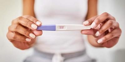 من بينها الانتفاخ وتغير درجة الحرارة.. 10 علامات مبكرة للحمل يجب الانتباه إليها