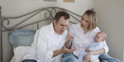 خلافات تطرأ بينك وبين زوجك بعد قدوم الطفل الأول ... إليك الحلول