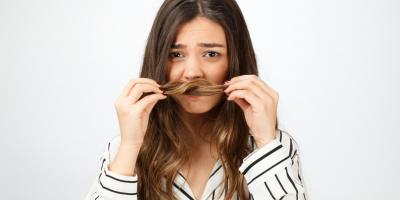 طرق للتخلص من رائحة الشعر الكريهة والتمتّع بشعر نظيف