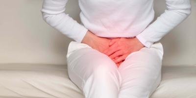 ما هي أسباب سلس البول وكيف يمكن علاجه بعيدًا عن الأدوية؟!