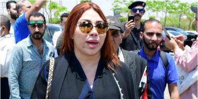 تحويل غادة إبراهيم إلى التحقيق بعد مهاجمتها الهام شاهين وبوسي شلبي واستخدام الفاظ خارجة