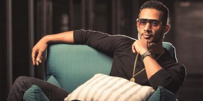 شقيقة مايكل جاكسون تستعين بفيديو سقوط محمد رمضان عن المسرح.. والاخير يرد