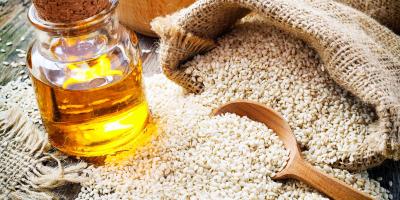 6 فوائد مُثبتة علميًا لزيت السمسم.. تعرفي عليها 