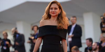 نيللي كريم تعلن ارتباطها بشخص من خارج الوسط الفني