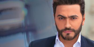 تامر حسني يحتضن ابنته على المسرح في آخر حفلاته.. فيديو