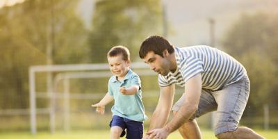 تعرفي على الأهمية الكبيرة للعب طفلك مع والده