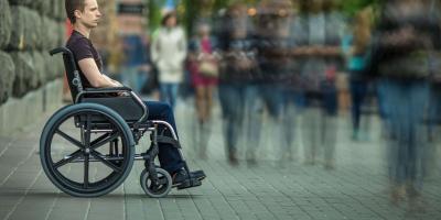 ابتكار وسيط لاسلكي بين الدماغ والكمبيوتر يمنح المصابين بالشلل القدرة على الكتابة بعقولهم