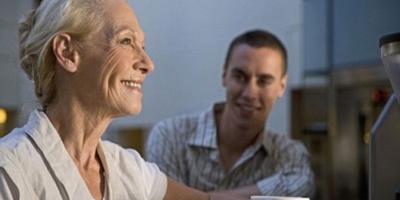 مسنة أمريكية تقابل نجلها لأول مرة بعد تركه للتبني منذ 71 عاماً