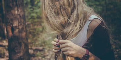 تسريحات شعر يمكنك تطبيقها في 10 ثوان فقط