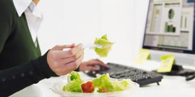 لسلامة طعامك في العمل.. اتبعي هذه النصائح!