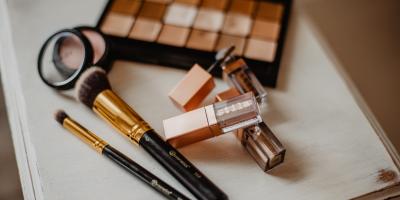 كيف تطبقين بإحترافية مكياج هؤلاء النجمات؟