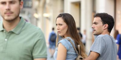 أبراج تقع في الحب من أول نظرة