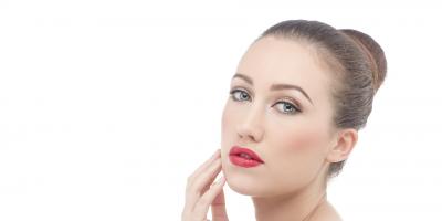 لهذه الأسباب لا تفوتي تطبيق سيروم البشرة قبل النوم 