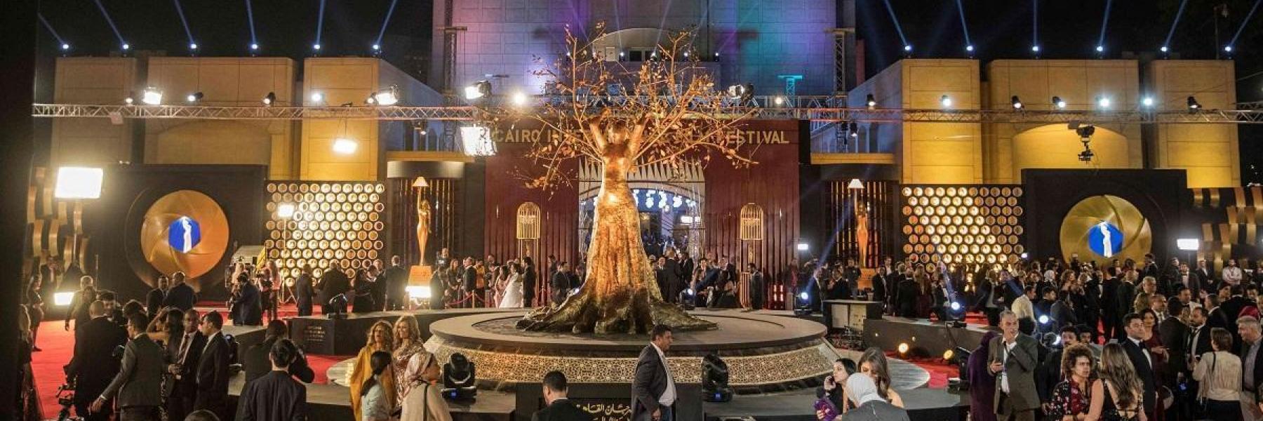 أسوأ إطلالات مهرجان القاهرة السينمائي..شاهدي! أسوأ إطلالات مهرجان القاهرة السينمائي..شاهدي!