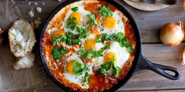 الشكشوكة بالبيض والطماطم