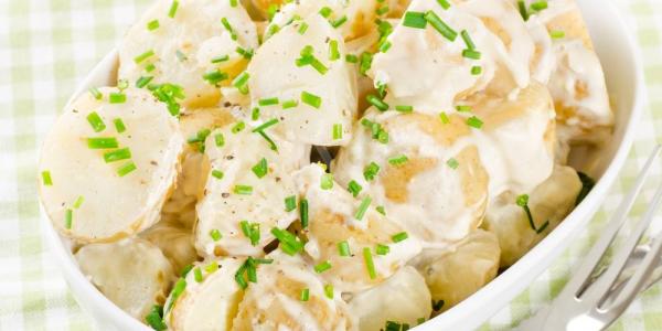 سلطة بطاطا بالزبادي والمايونيز