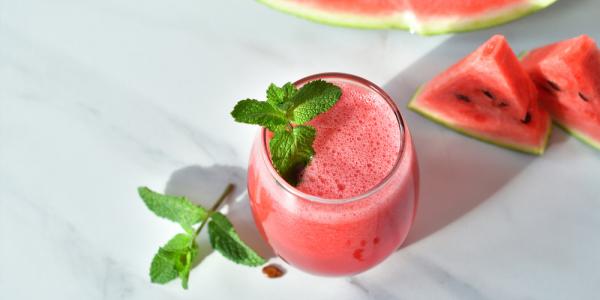 مشروب البطيخ المنعش على طريقة منال العالم