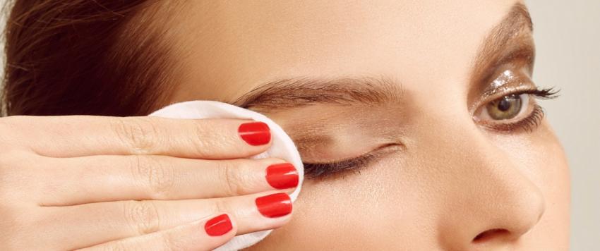 ازالة المكياج