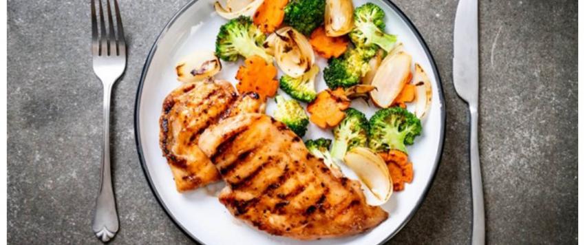 تناول العشاء