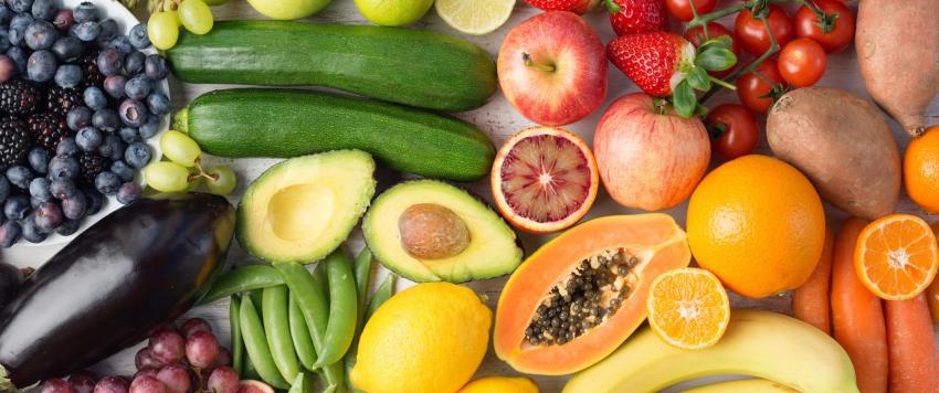 هذه الفواكه سرك لبشرة رائعة