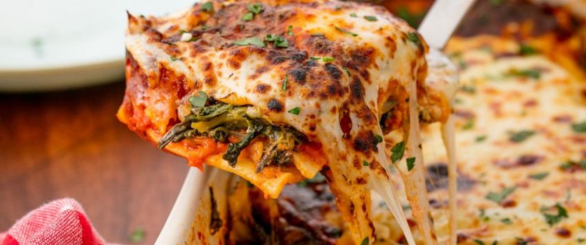 اللازانيا بالسبانخ والأجبان