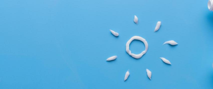 دليلك لأكثر المكونات شيوعاً في كريمات الحماية من الشمس