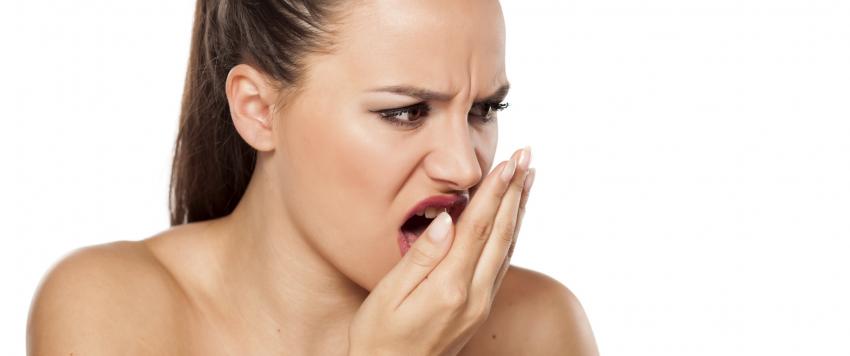 رائحة الفم الكريهة