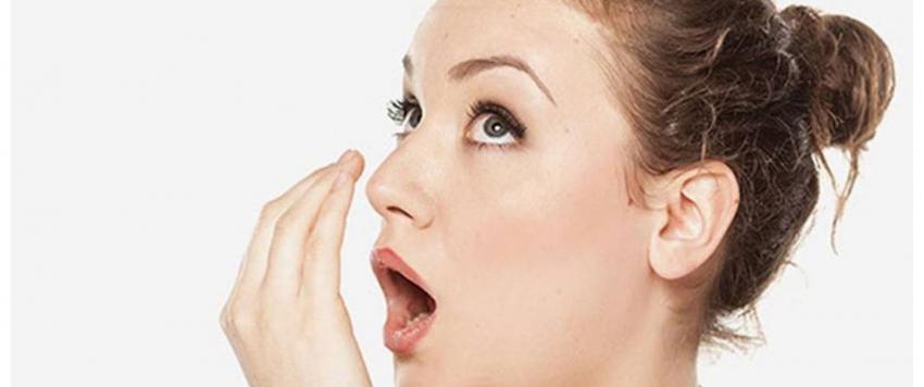 رائحة الفم الكريهة