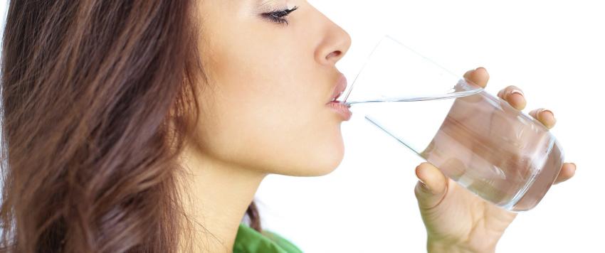 من بينها الجفاف.. 9 أسباب طبية تجعلك تشعر بالجوع دائمًا