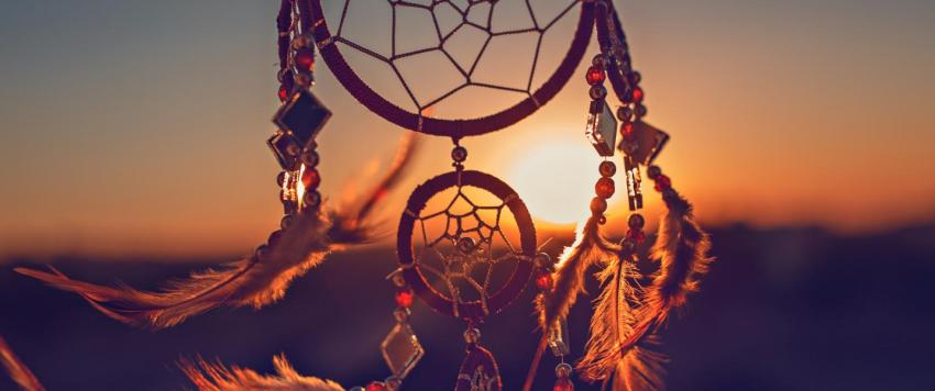 تعديل صائدة الأحلام أصلها عنكبوت.. وهذا ما ترمز إليه!‬