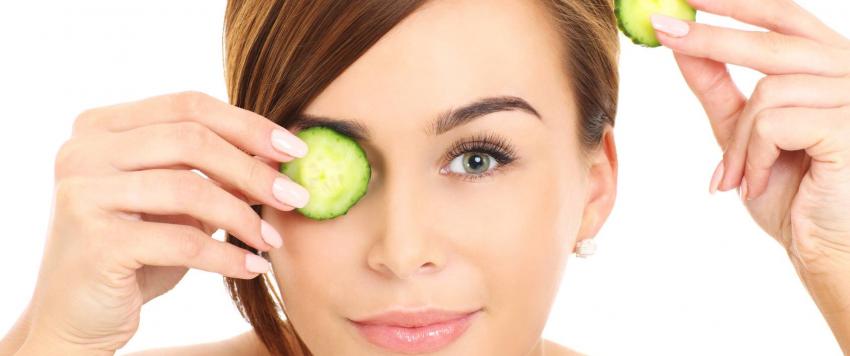 3 خلطات سهلة وسريعة لعلاج انتفاخ العينين