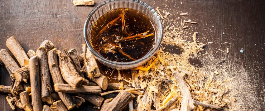 يعد علاجاً فعالاً للفطريات التي تصيب الجسم، وتحديداً البشرة