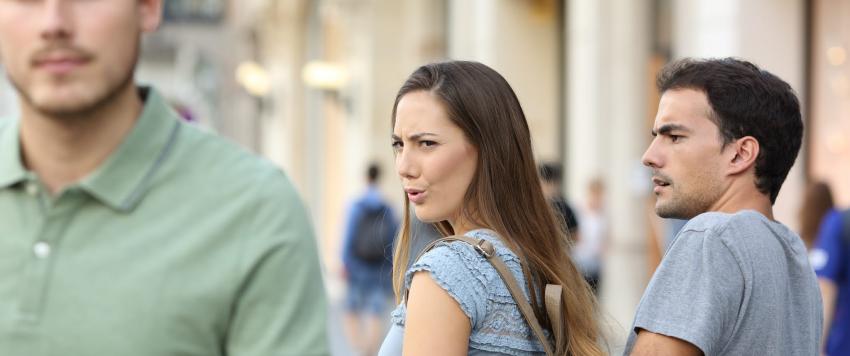  علامات تكشف غيرة شريكك السابق من علاقتك الجديدة