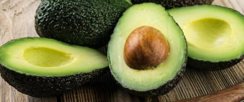 فوائد الأفوكادو للبشرة والشعر