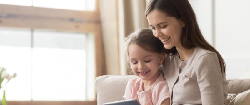هكذا يفيد سرد القصص أطفالك ويعزز تطورهم