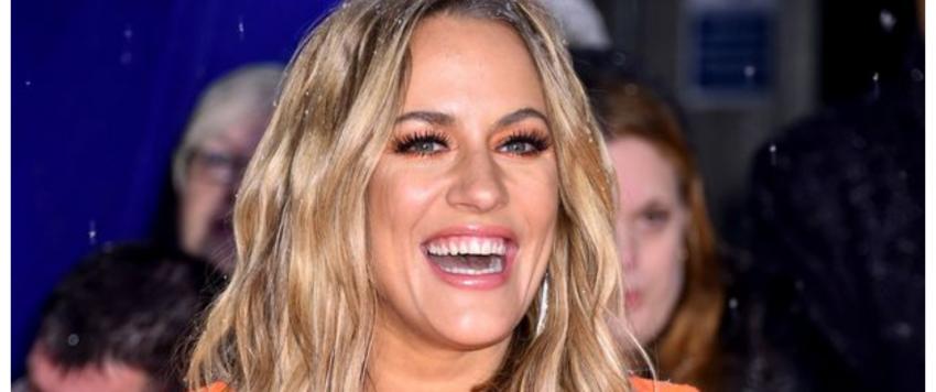 كيري كتونا تنهار باكية بعد نشرها رسائل كارولين فلاك الشخصية