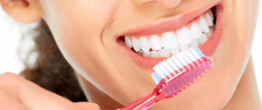 ما أفضل وقت لغسل الأسنان بالفرشاة؟