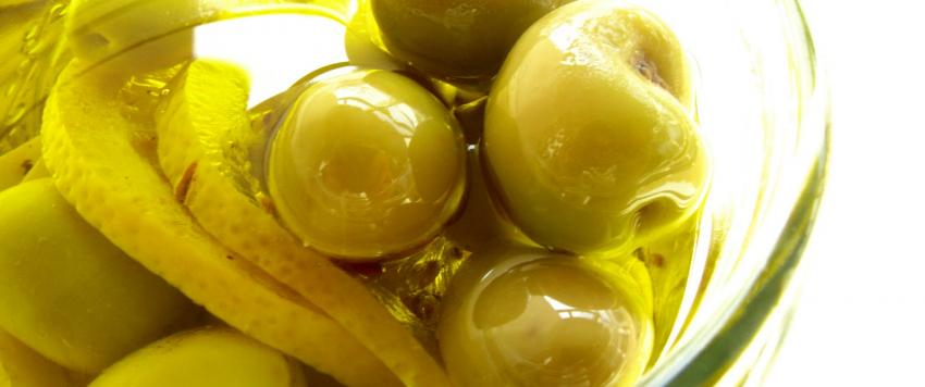 طريقة تخليل الزيتون الأخضر