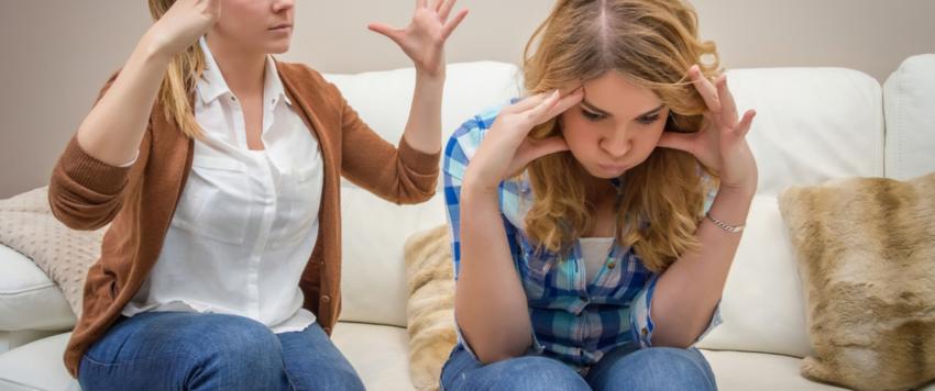 حاول أن تبقى هادئًا عندما يحضر ابنك المراهق