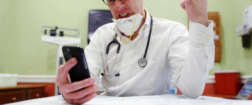 استشارة الطبيب عبر الإنترنت