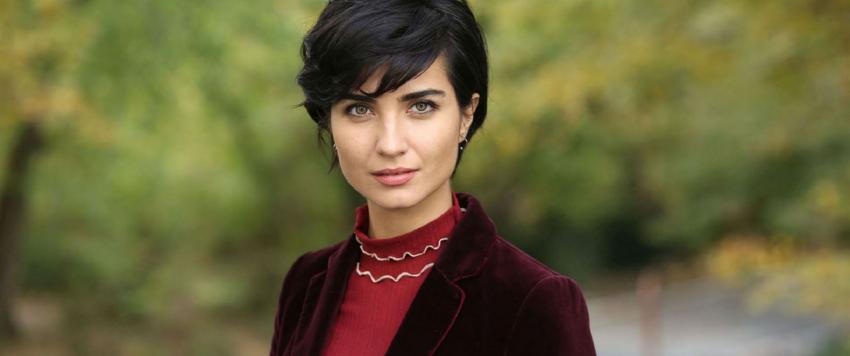 الممثلة التركية توبا تنفصل عن حبيبها بعد علاقة دامت لـ 4 سنوات!