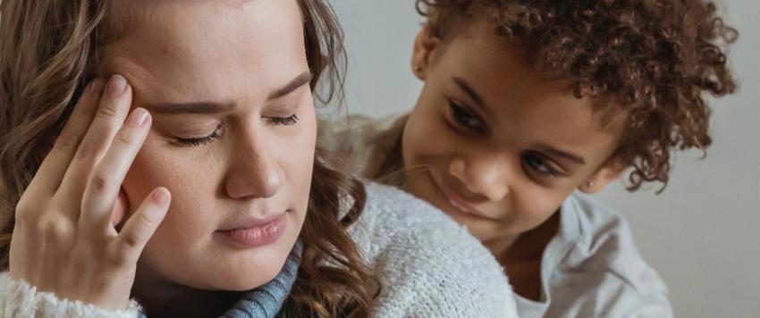 اهتمام أم تدليل؟ علامات تشير إلى إفراطك في تدليل طفلك