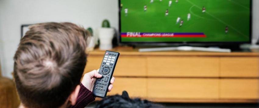 نقرشات أثناء مشاهدة كرة القدم